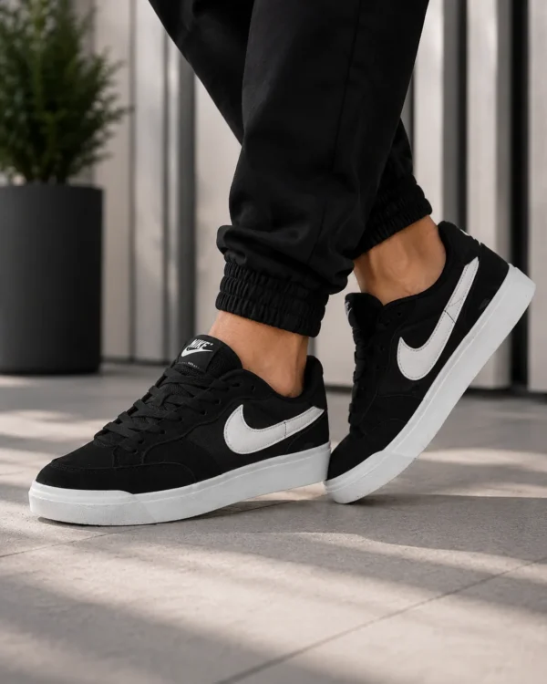 Nike SB Black/White